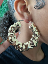 Load image into Gallery viewer, Fav girl hoop earrings